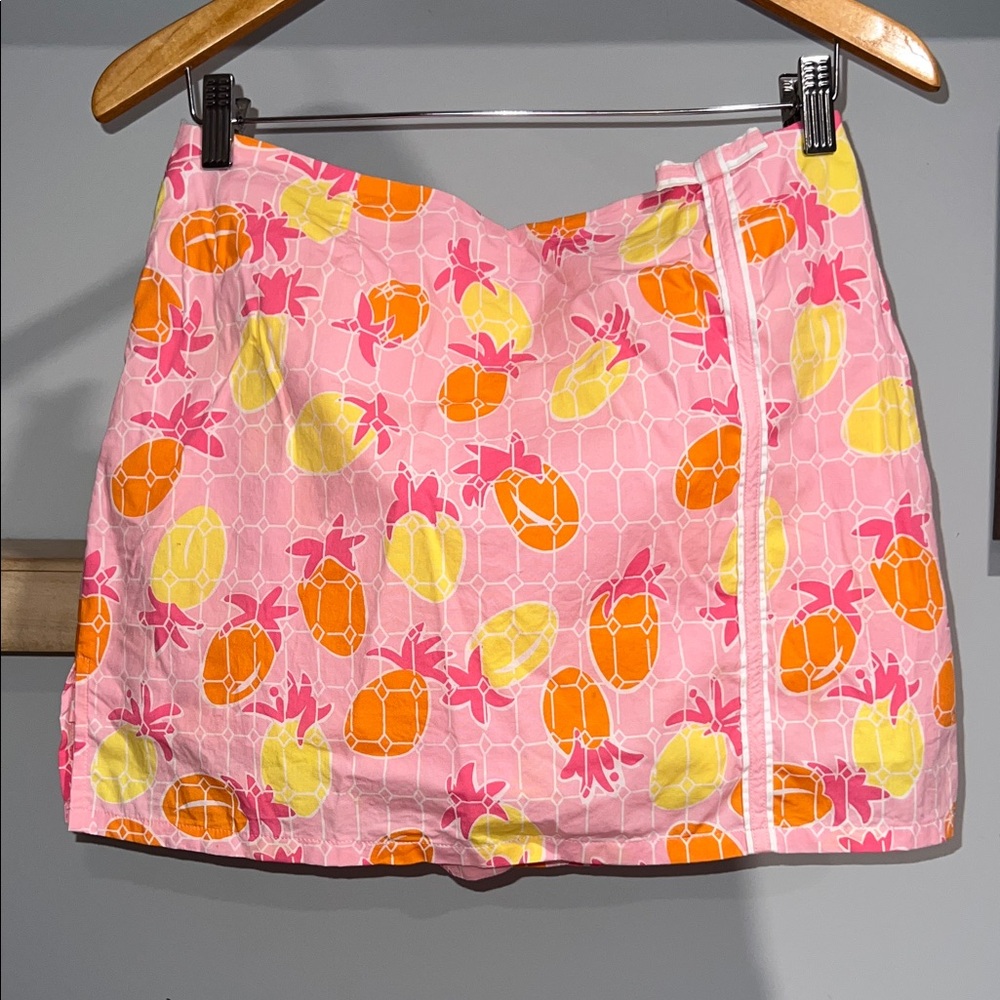 Lily Pulitzer pineapple pink and yellow shorts